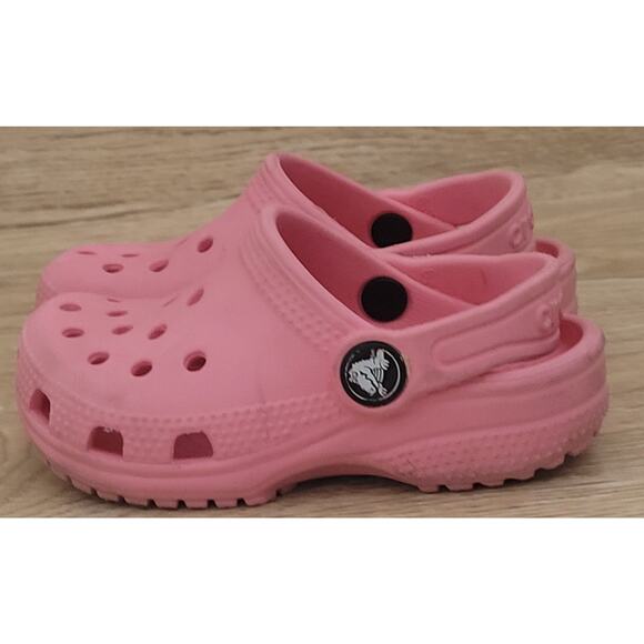 Crocs Bright Pink Traditional Classic Clogs Slip on Sandals Childs Size C7 - Picture 2 of 6